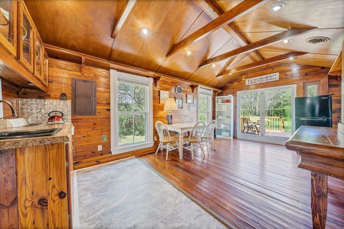 5297 Peaks RD - Photo 11