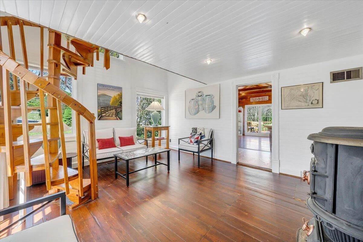 5297 Peaks RD - Photo 5