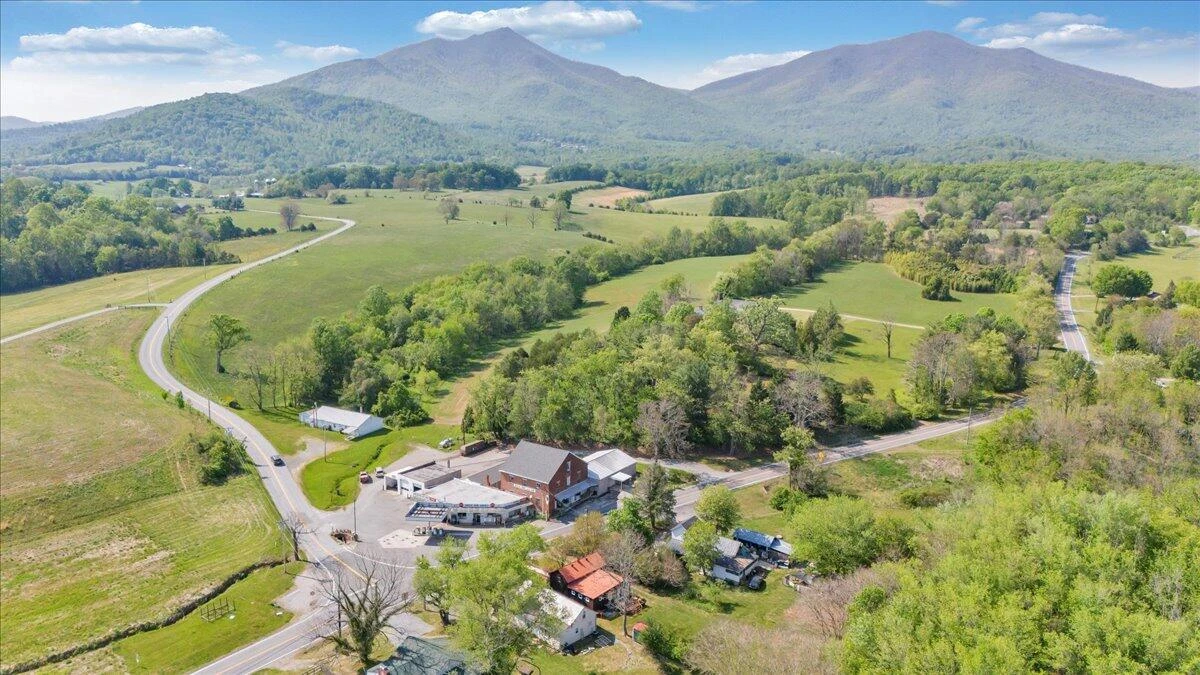 5297 Peaks RD - Photo 63