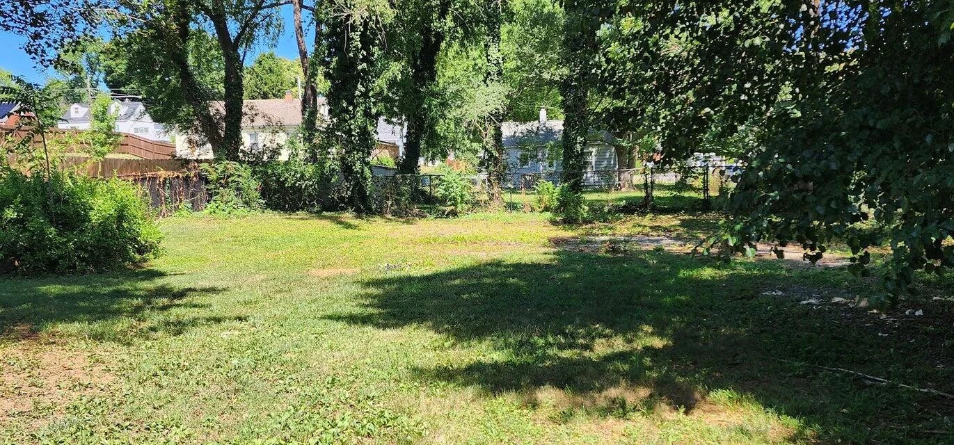 2610 VANCOUVER DR NW - Photo 12