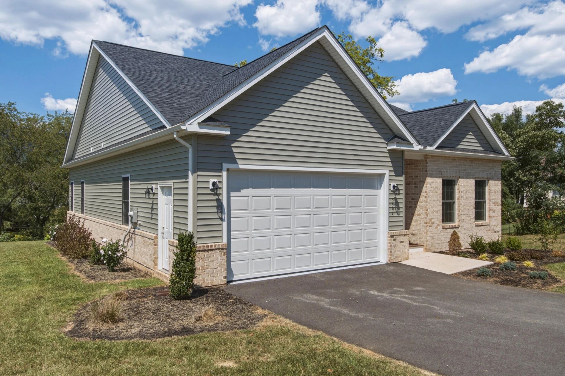 5594 Old Grove LN - Photo 2