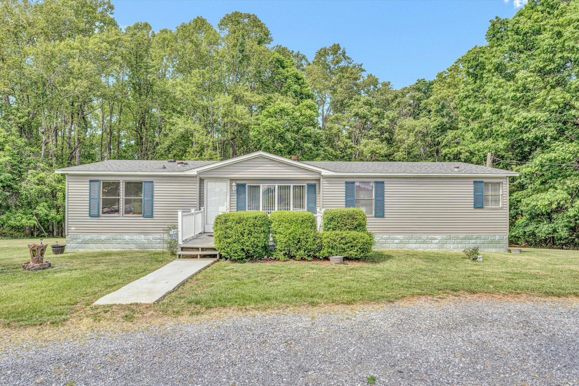 1060 Lynch RD