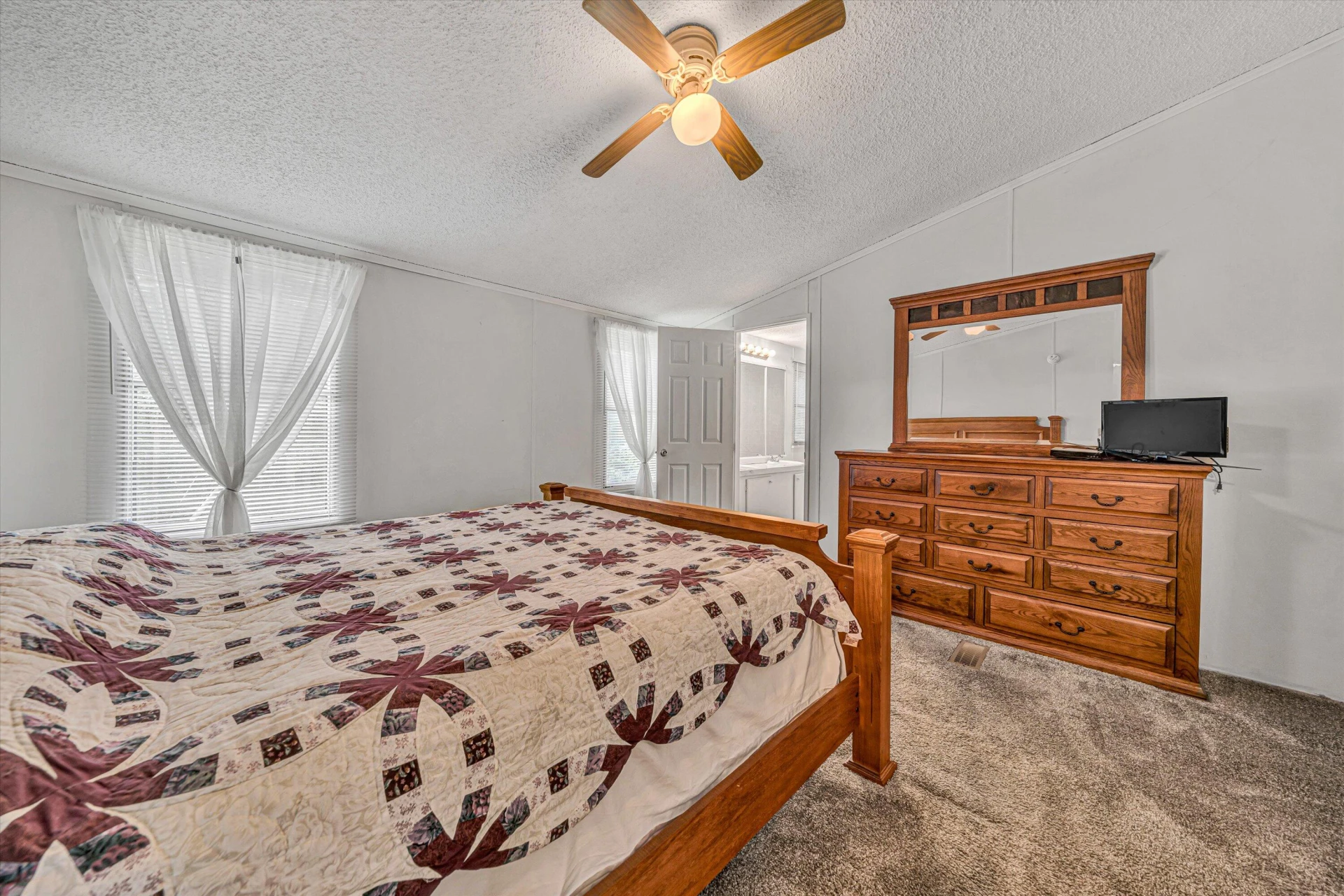 1060 Lynch RD - Photo 11