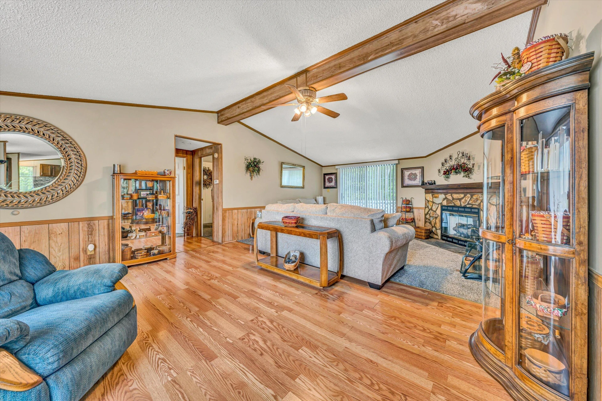 1060 Lynch RD - Photo 4