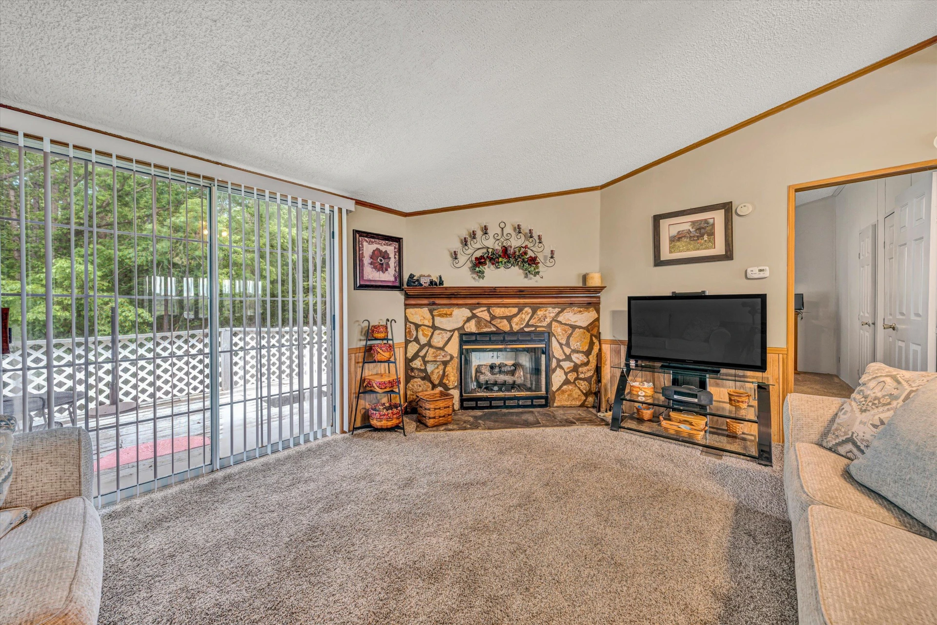 1060 Lynch RD - Photo 5