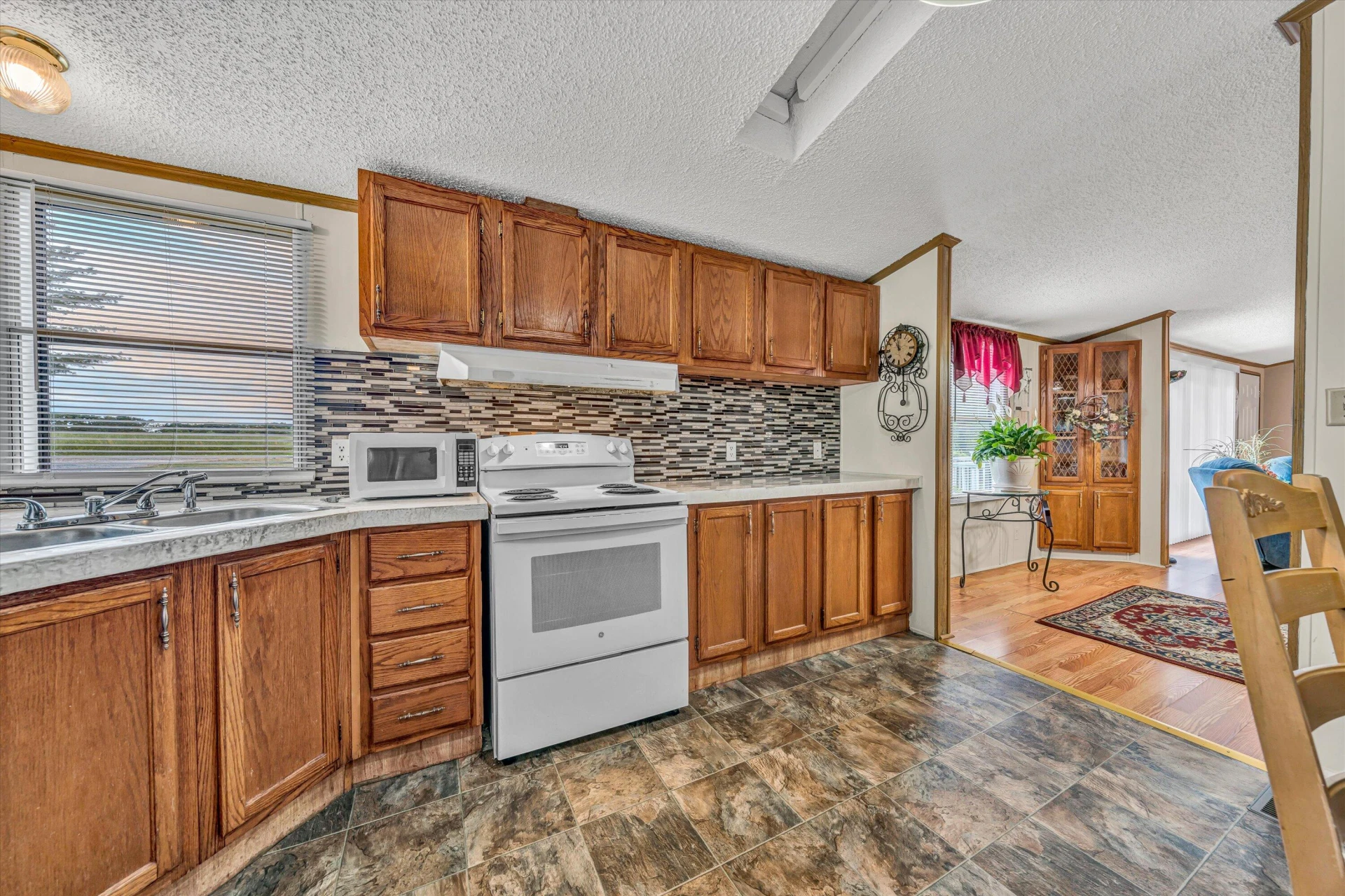 1060 Lynch RD - Photo 9