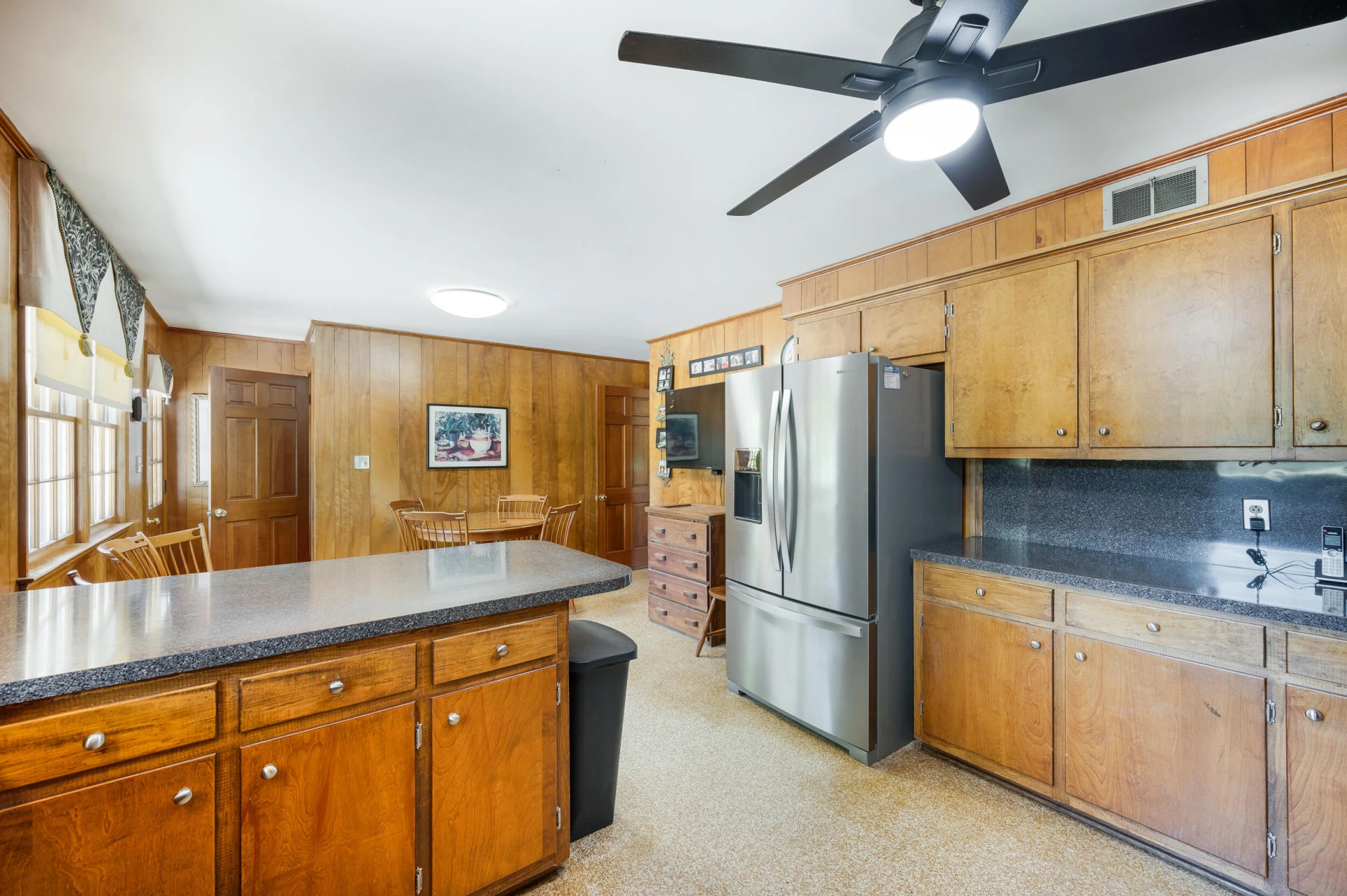 1129 Croft LN - Photo 14