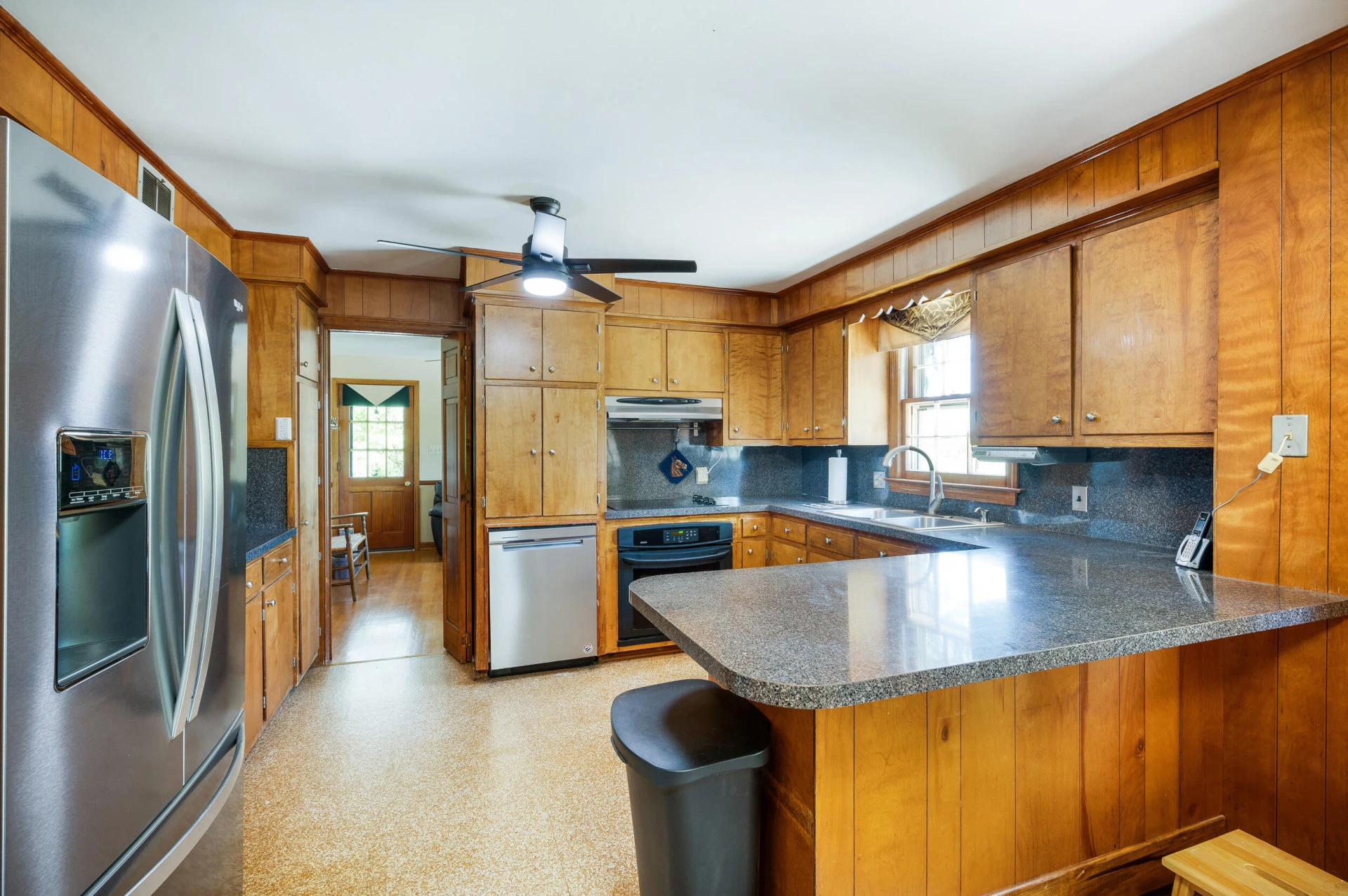 1129 Croft LN - Photo 16