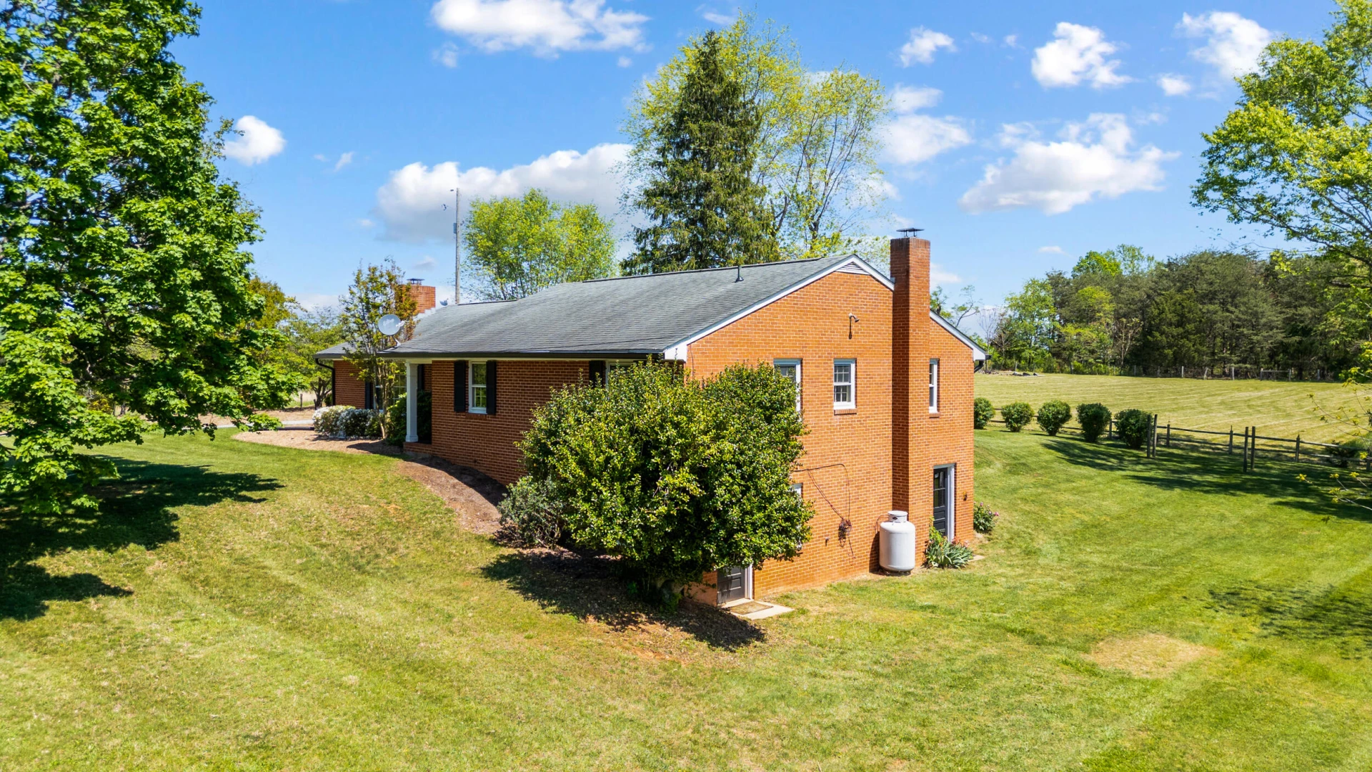 1129 Croft LN - Photo 59