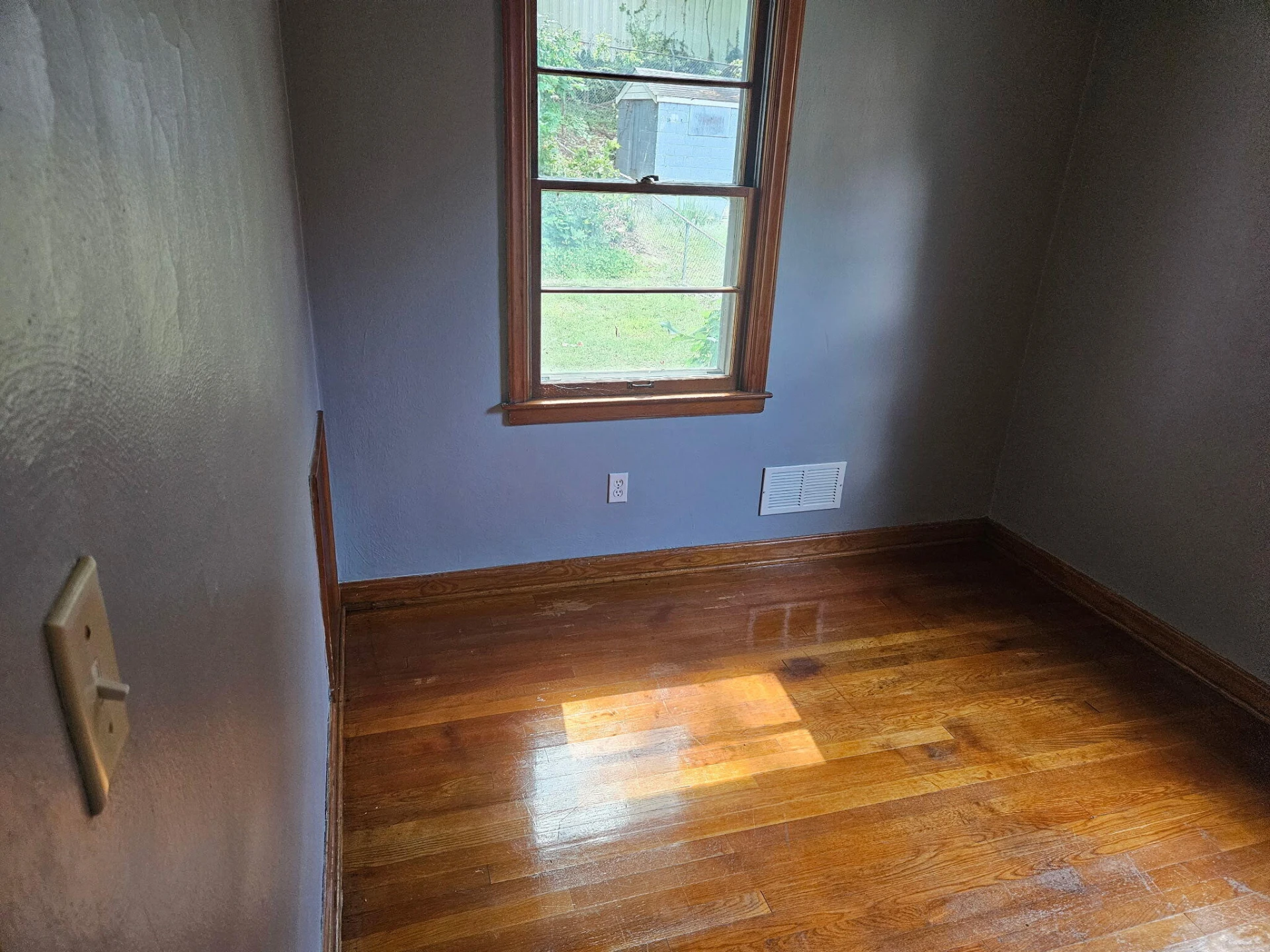2108 Wayne ST NE - Photo 4