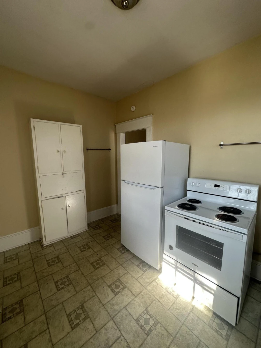 506 Highland AVE SW - Photo 8