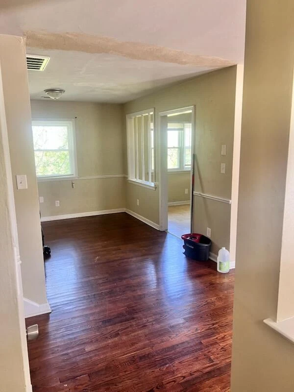 2521 Lakeview DR NW - Photo 2