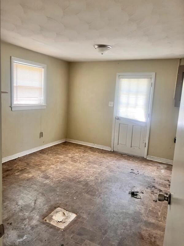 2521 Lakeview DR NW - Photo 9
