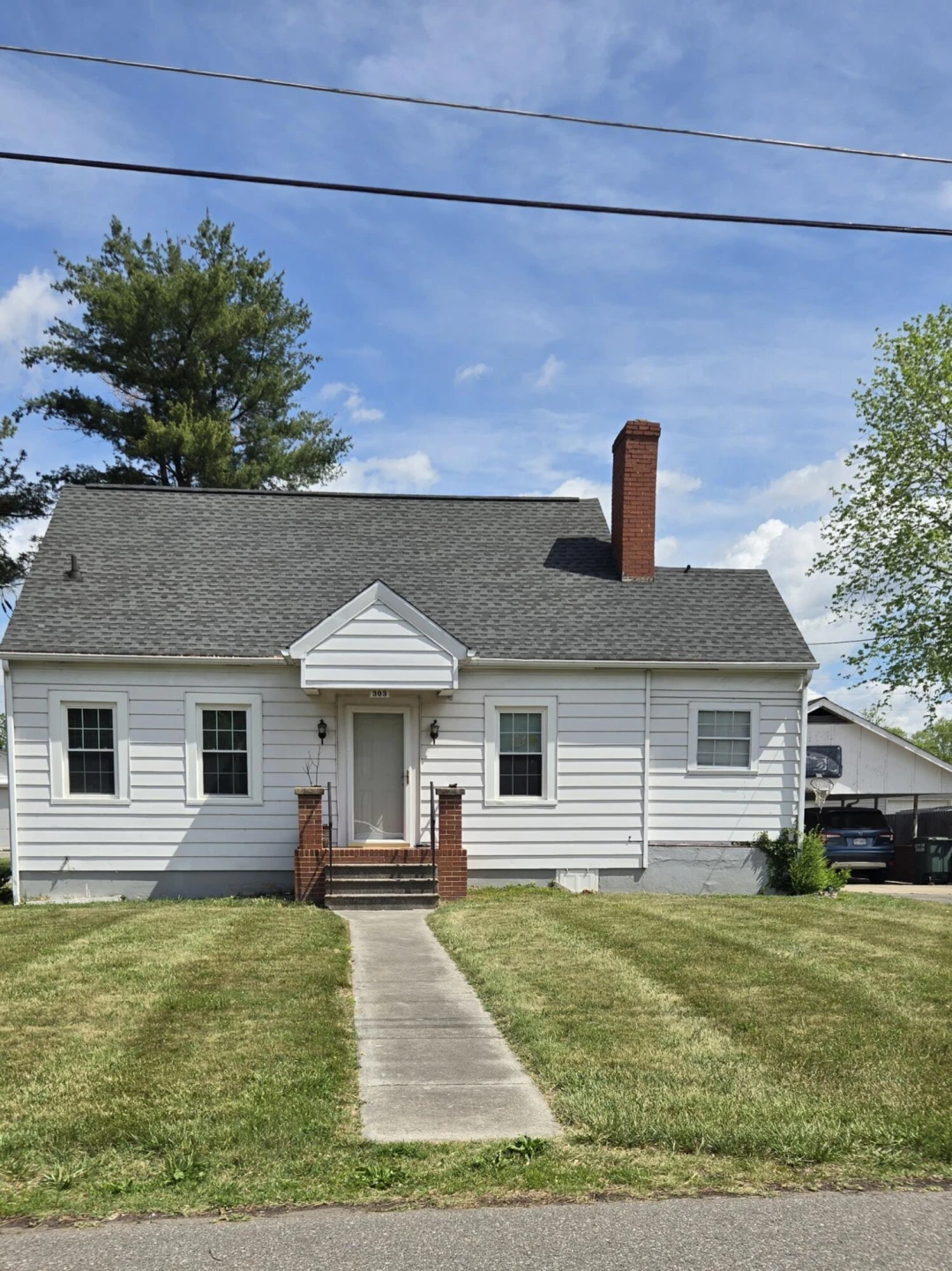 303 Riverland DR