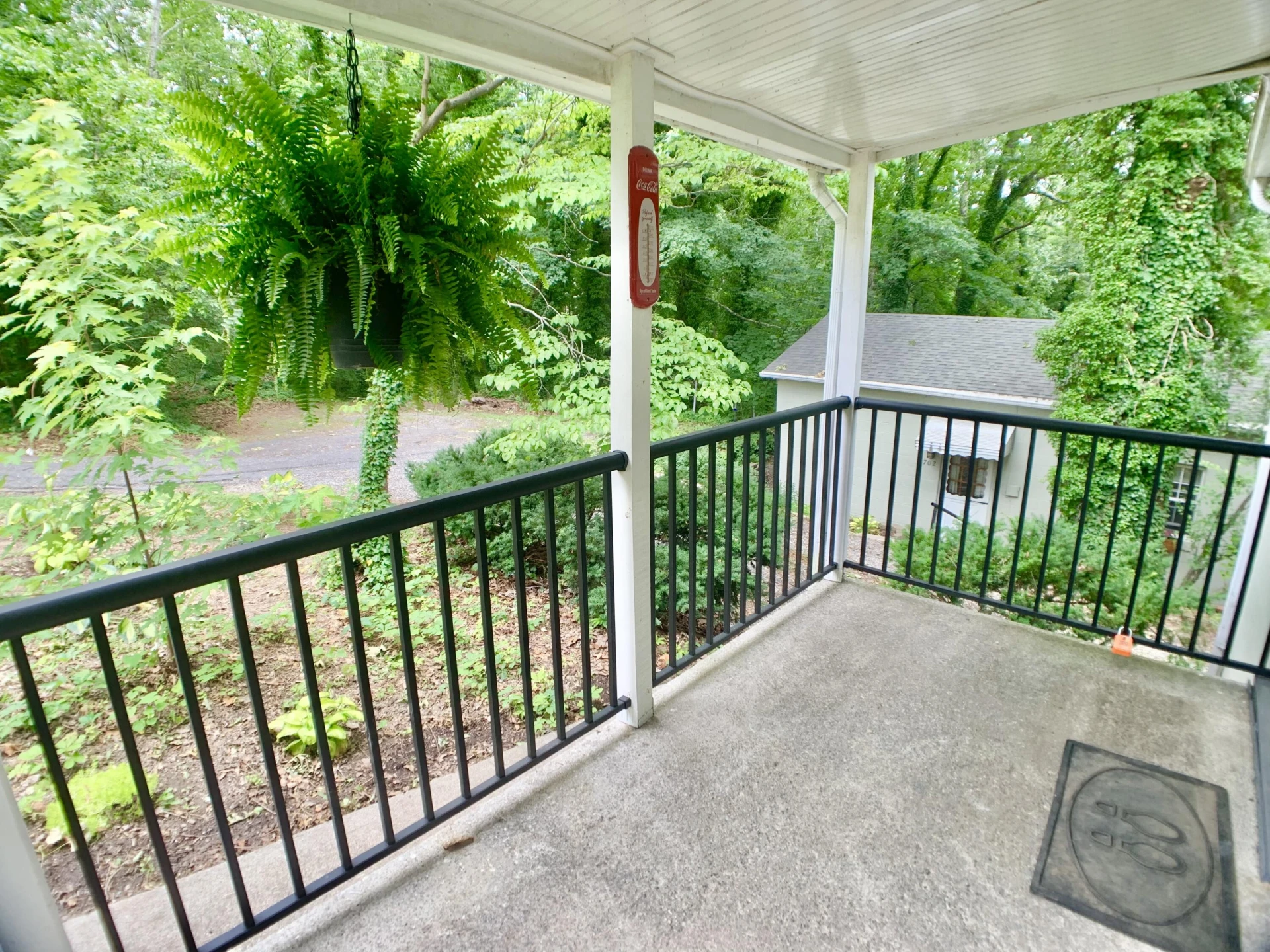 704 Jefferson AVE - Photo 12