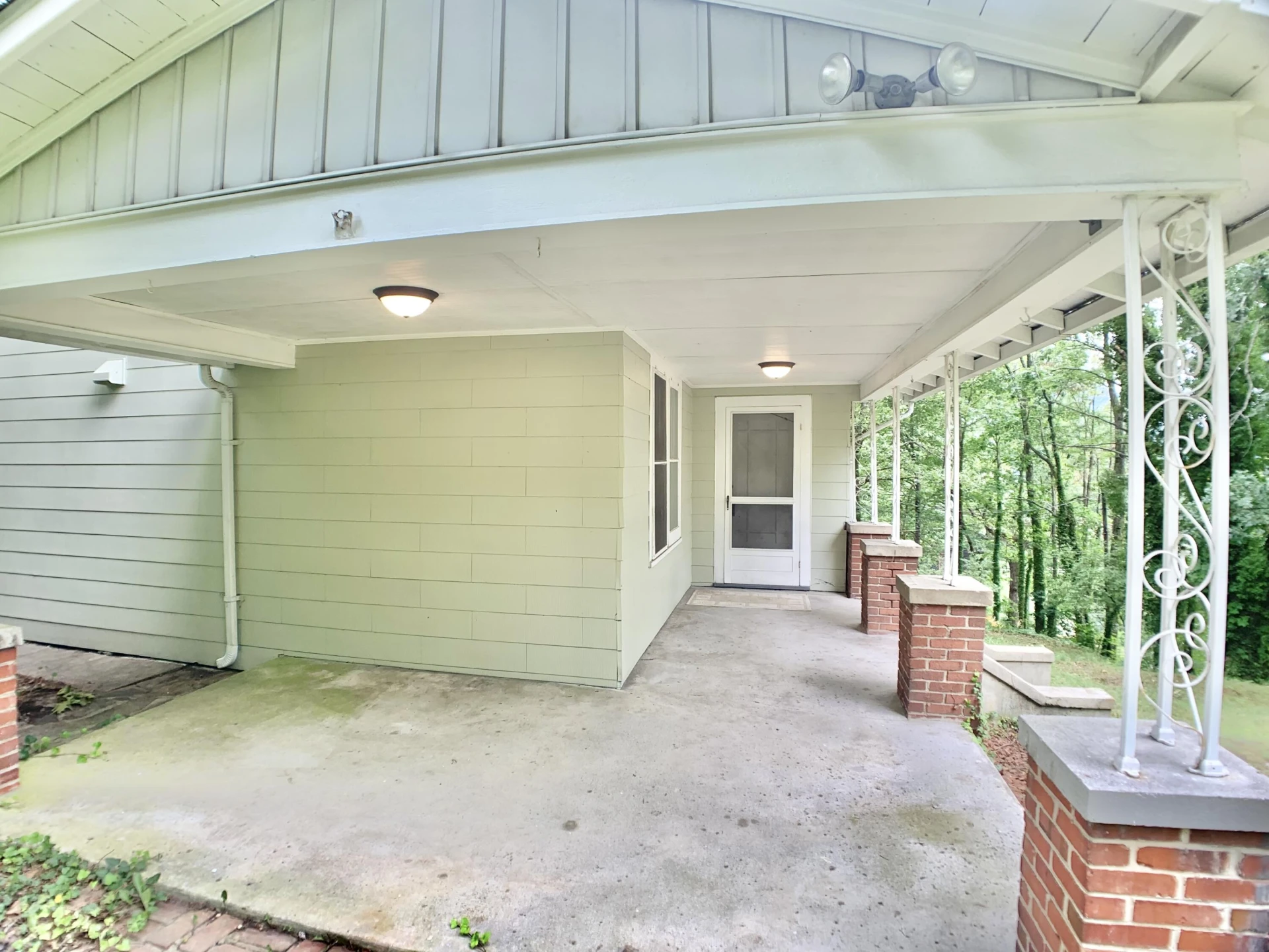 704 Jefferson AVE - Photo 17