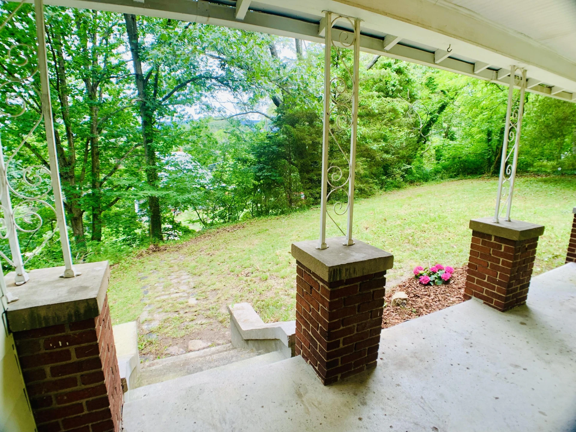 704 Jefferson AVE - Photo 18