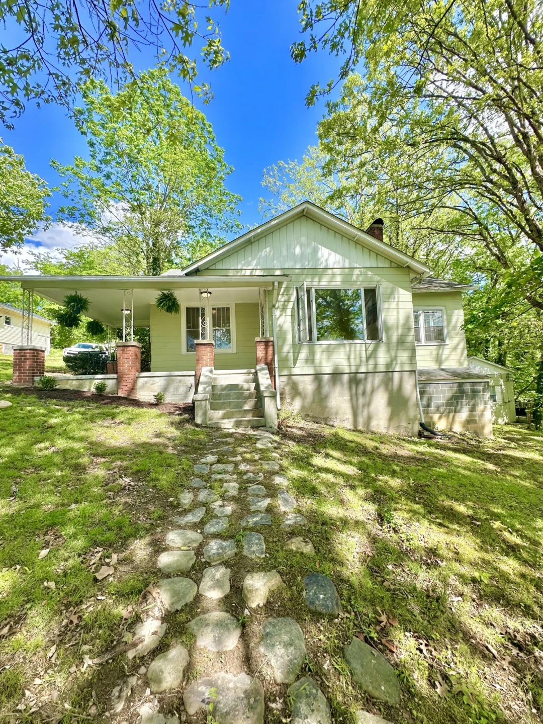 704 Jefferson AVE - Photo 3