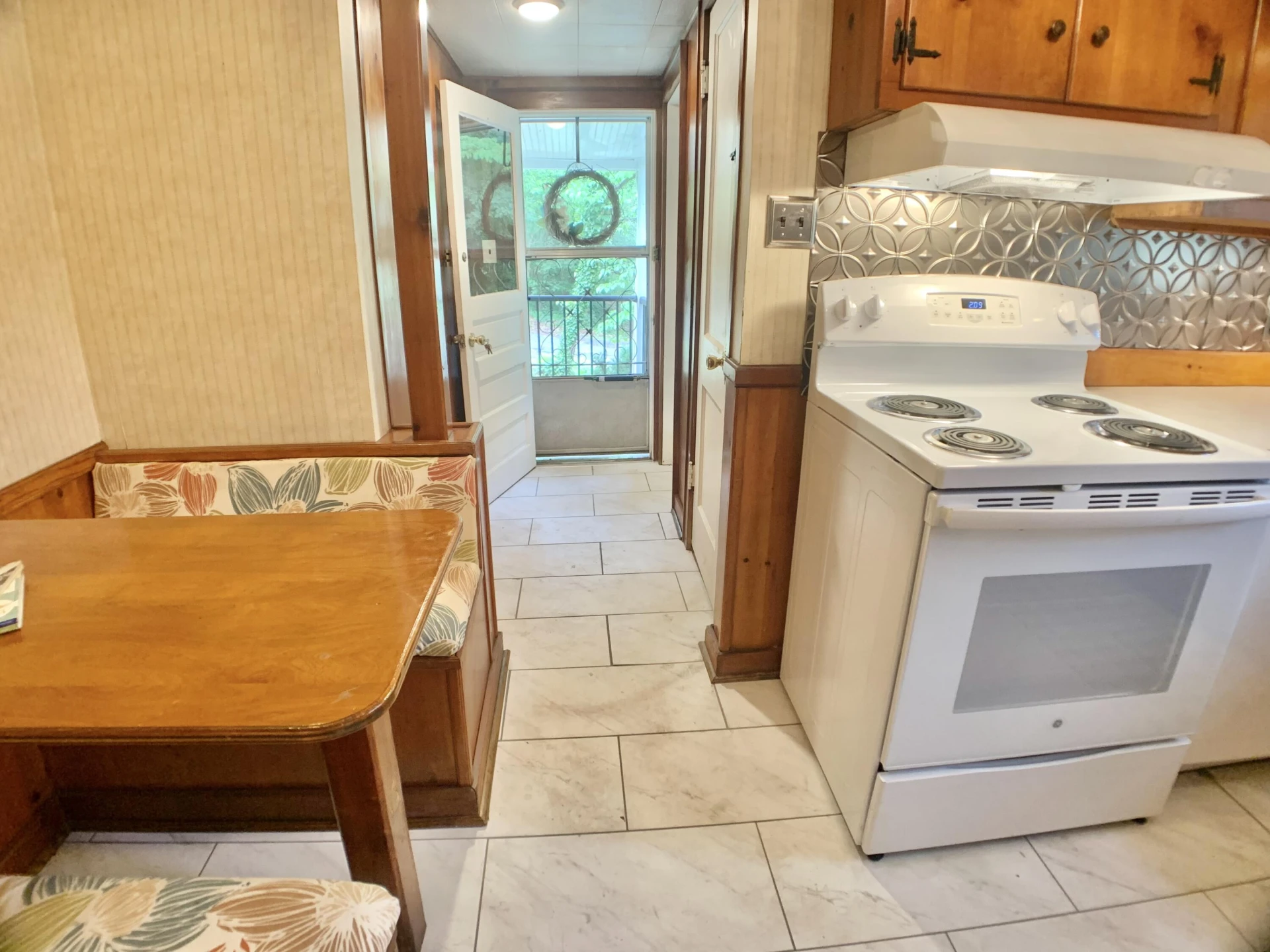 704 Jefferson AVE - Photo 31