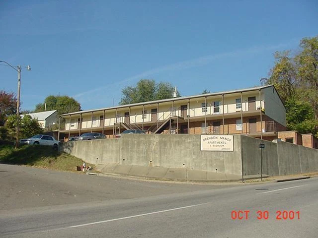 2001 Lynn AVE SW