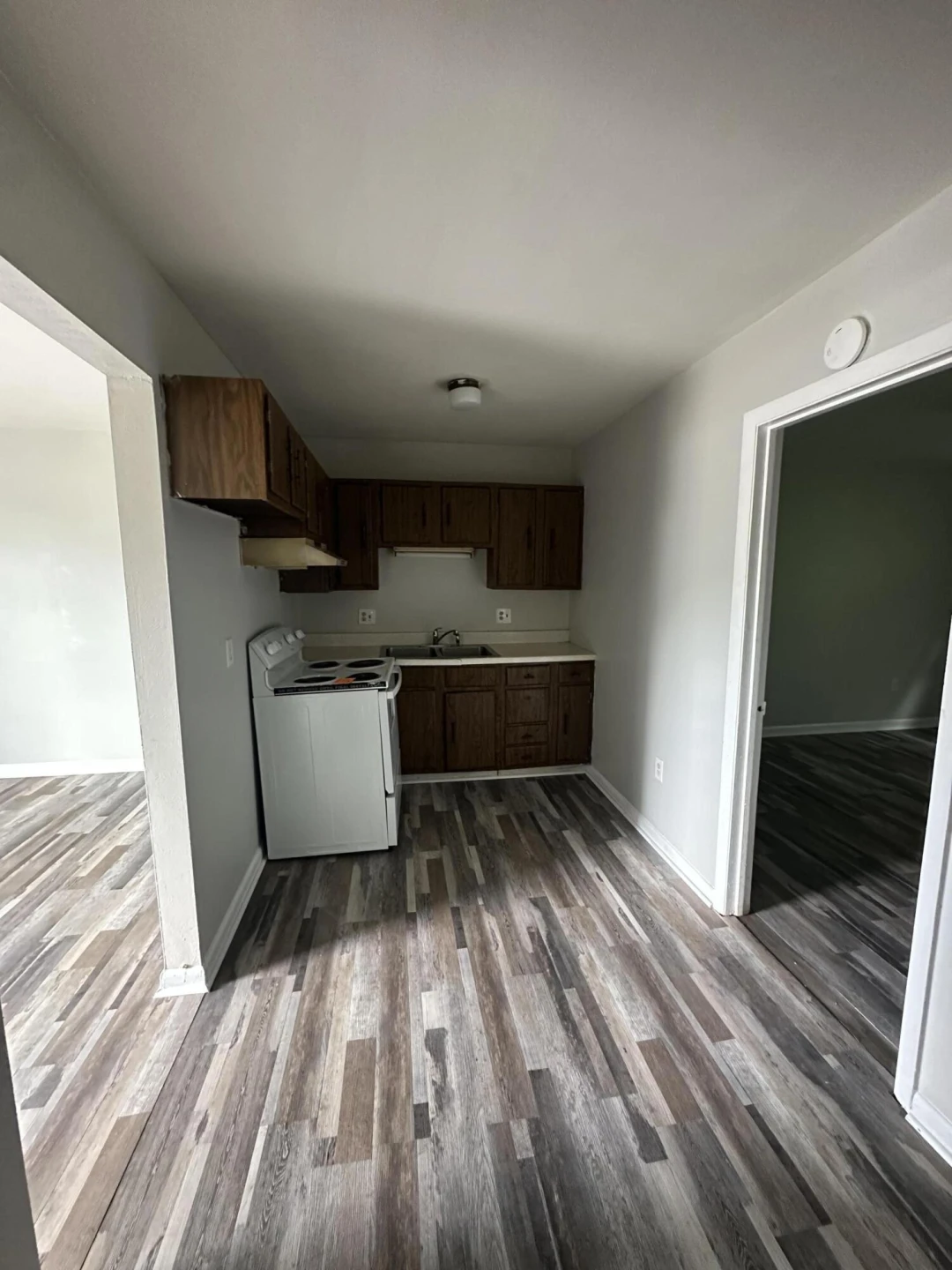 2001 Lynn AVE SW - Photo 2