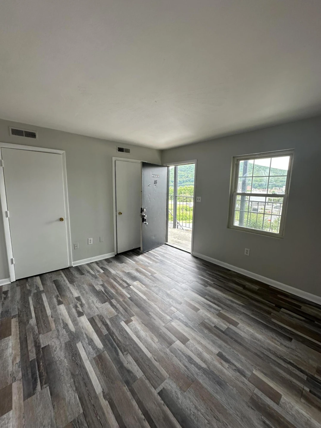 2001 Lynn AVE SW - Photo 3