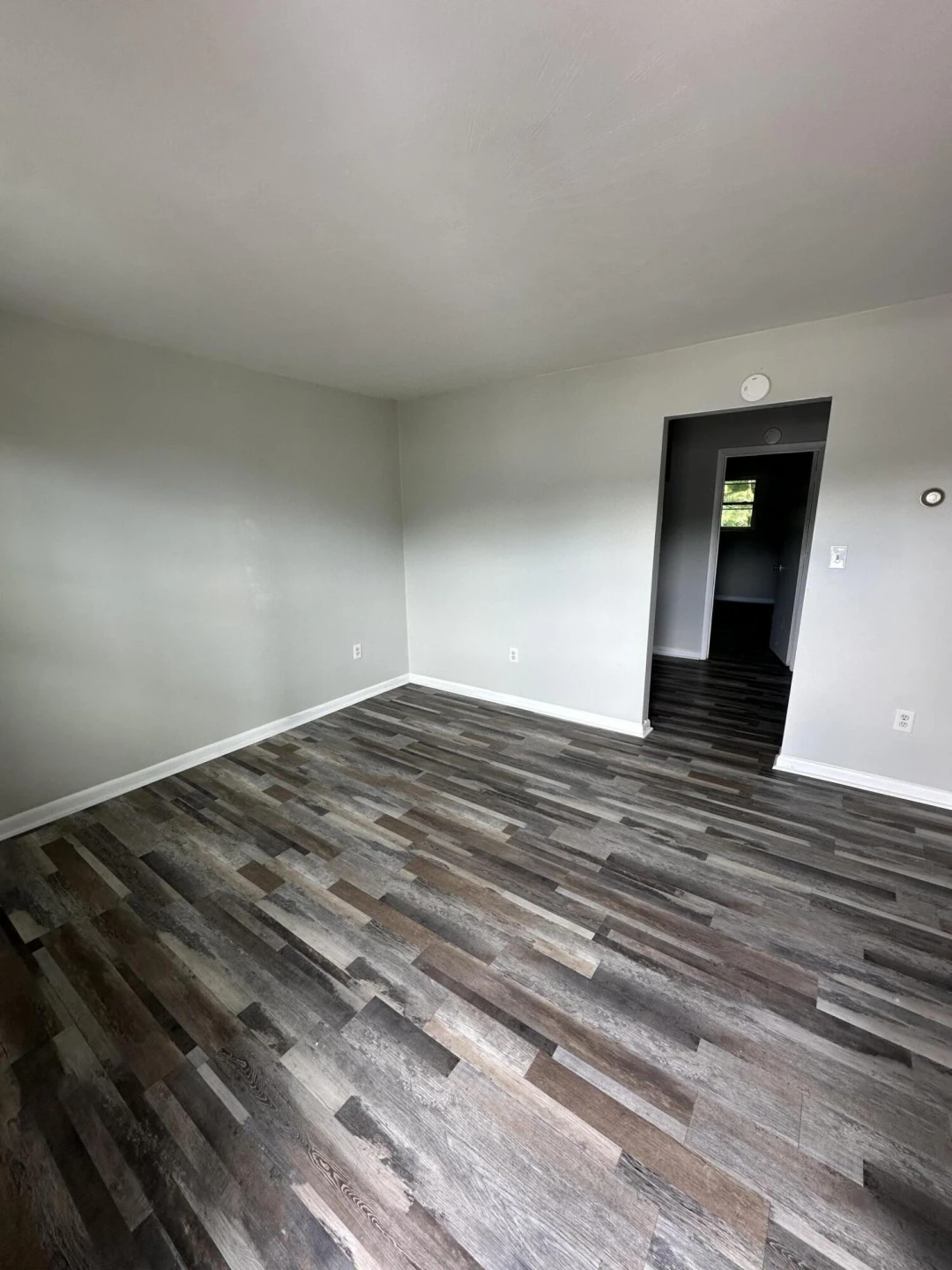 2001 Lynn AVE SW - Photo 4