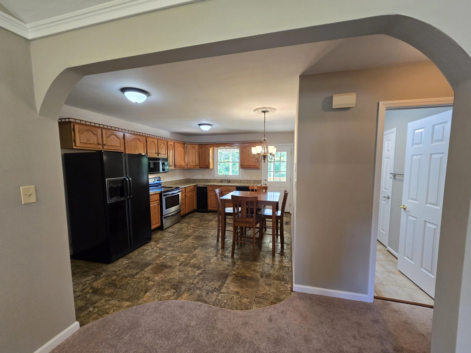 411 Raleigh AVE - Photo 5