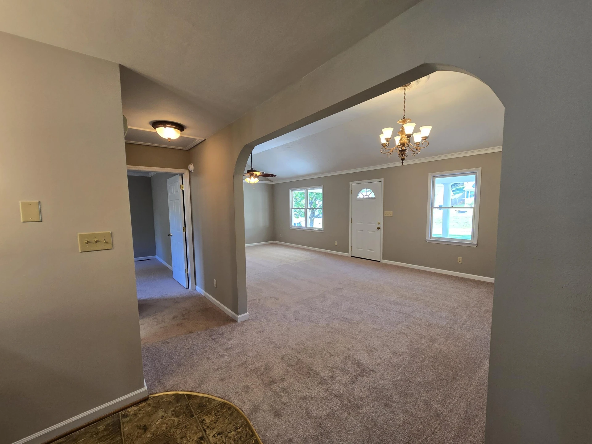 411 Raleigh AVE - Photo 6