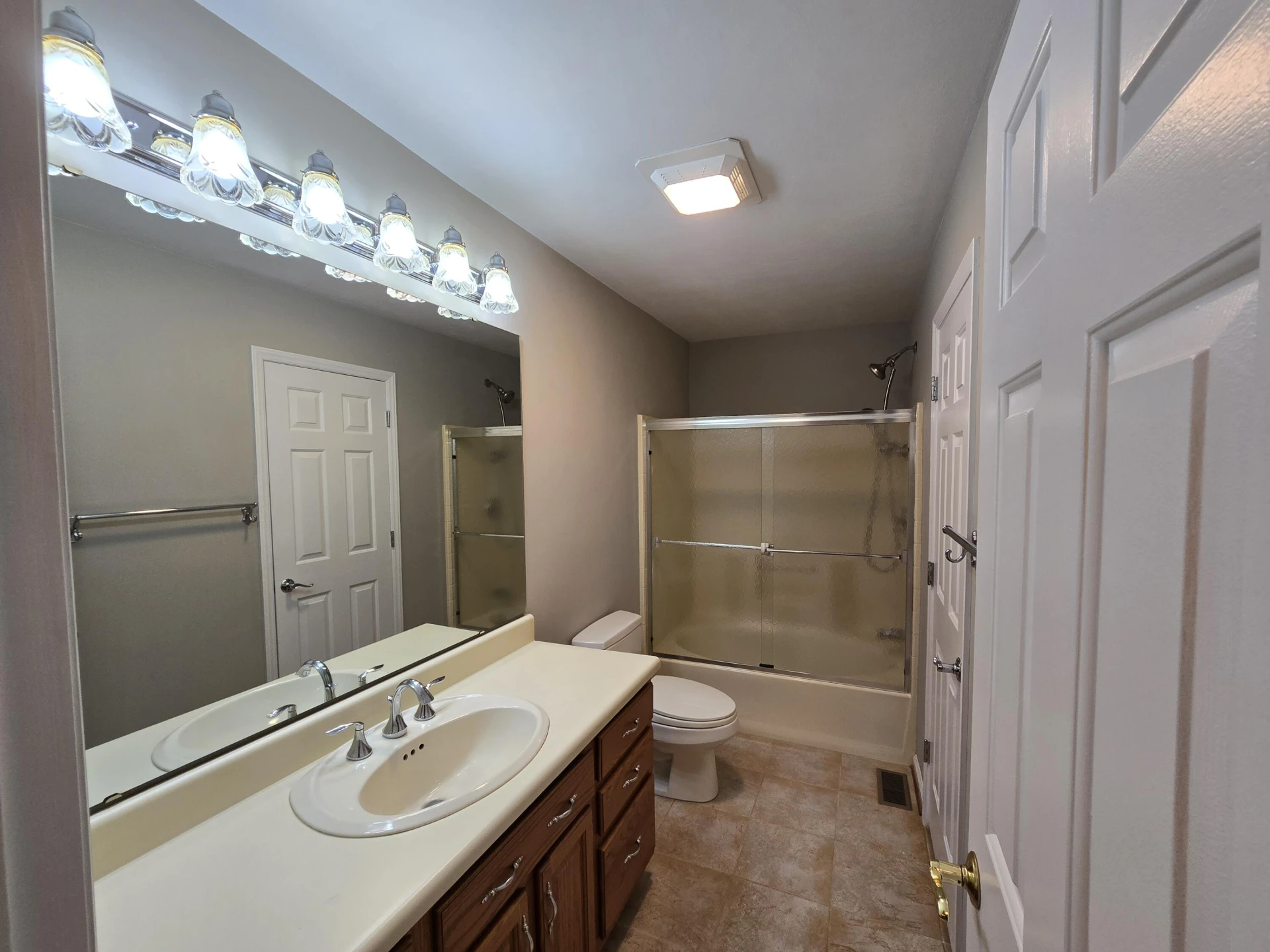 411 Raleigh AVE - Photo 9