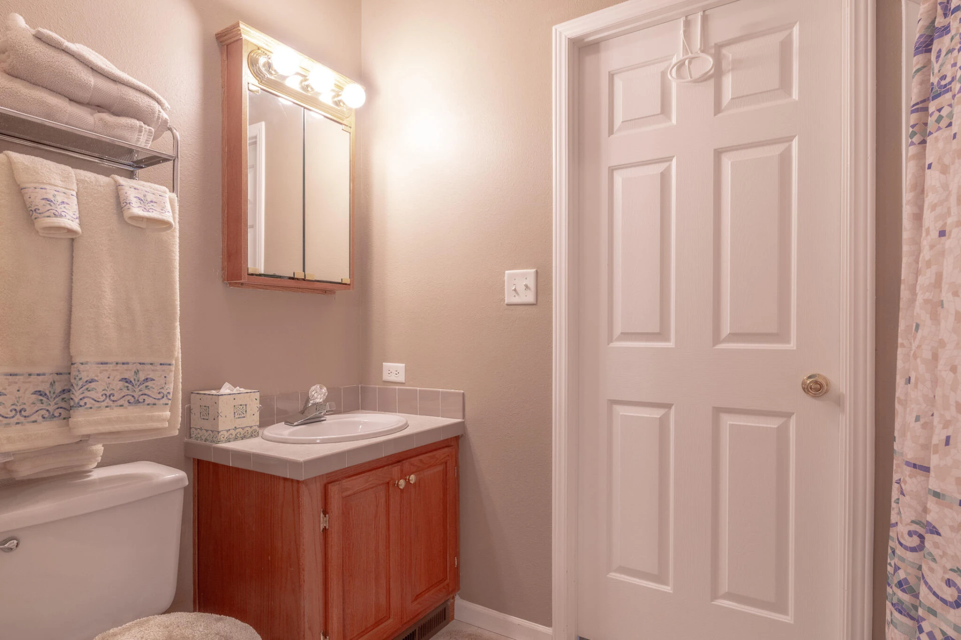 1070 Archway RD - Photo 16