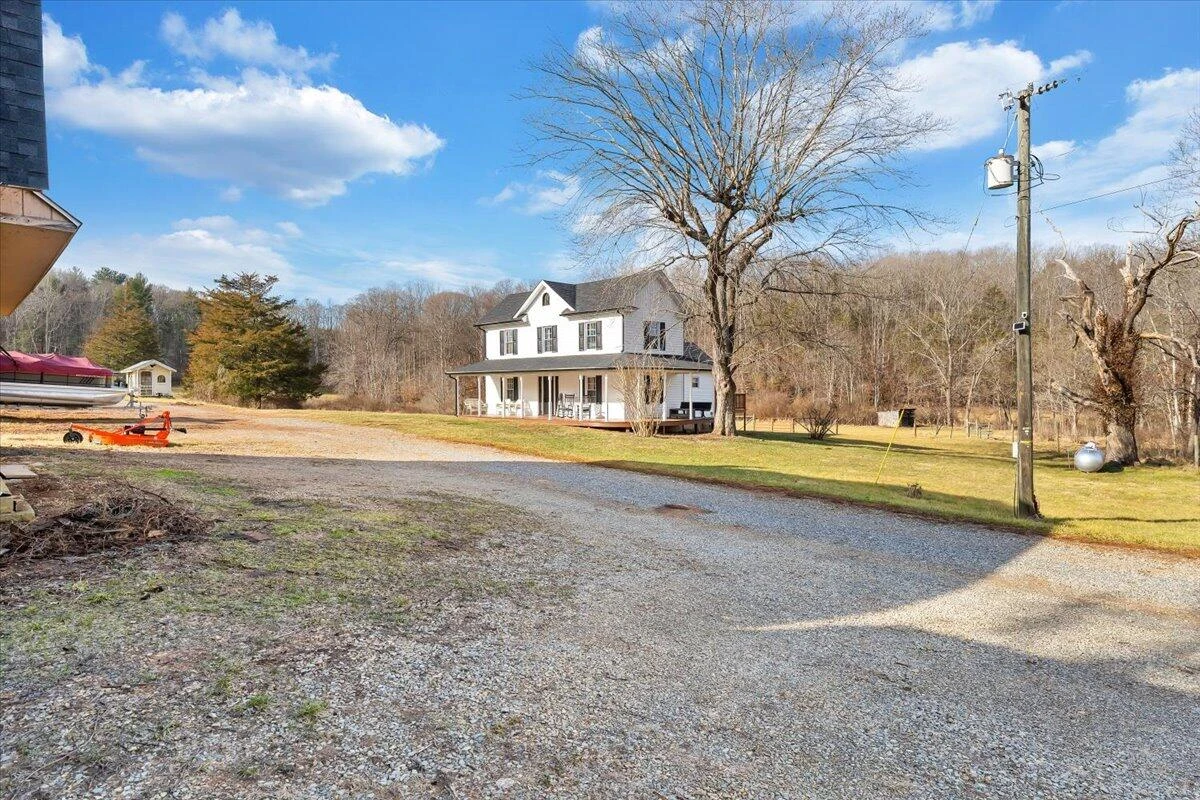 380 Trails End DR - Photo 4