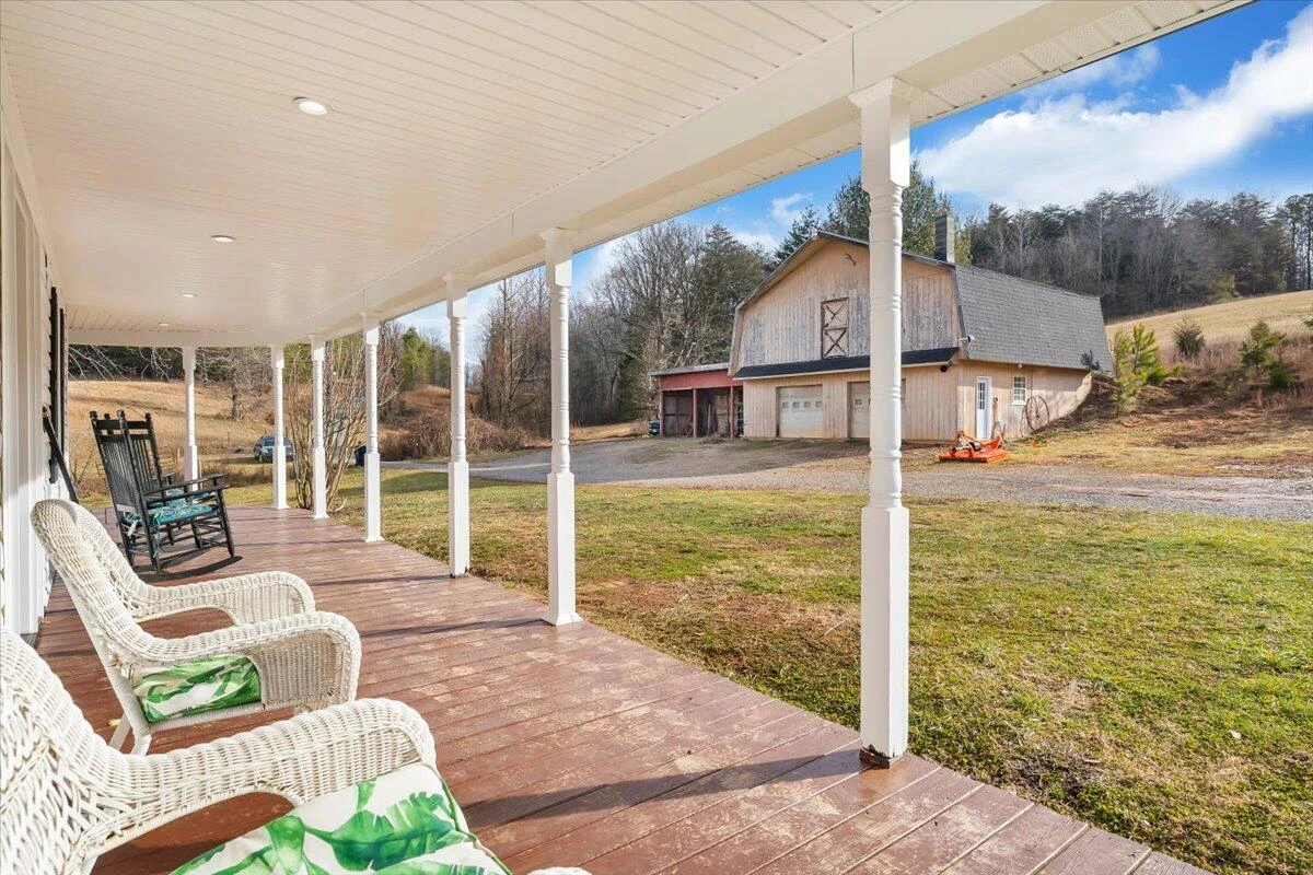 380 Trails End DR - Photo 7