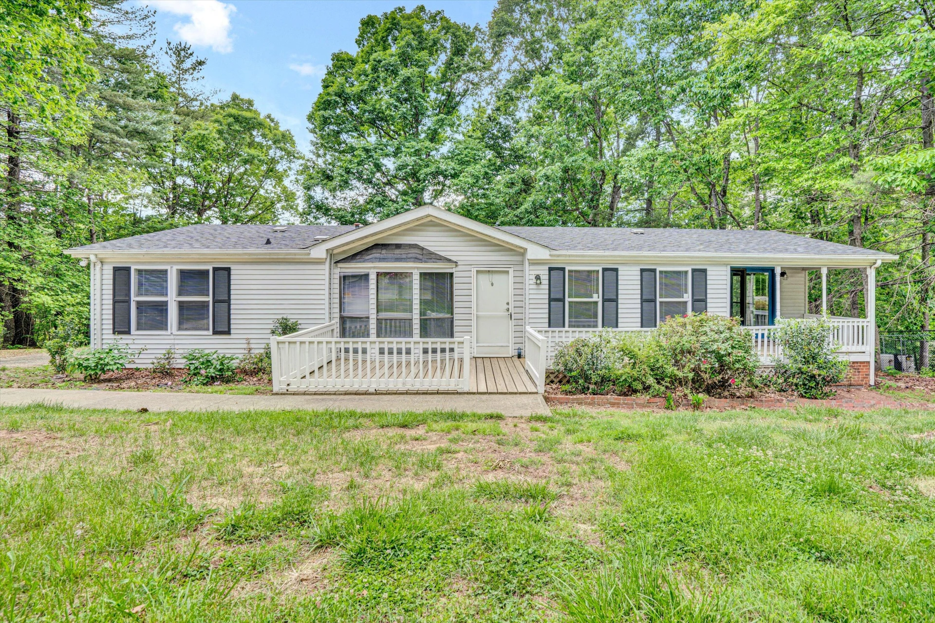 705 GLEN DR
