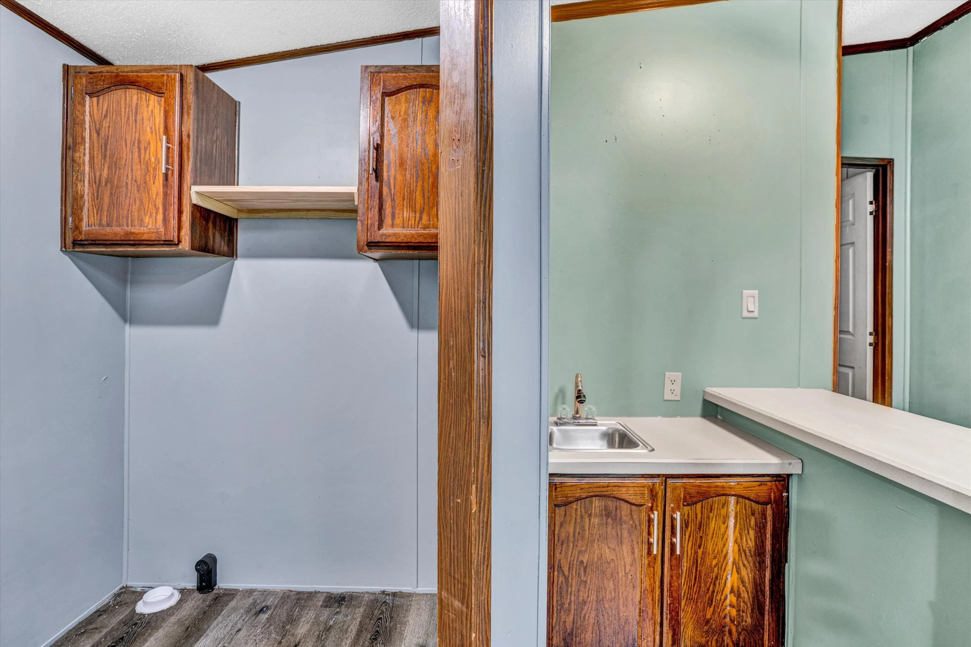 705 GLEN DR - Photo 11