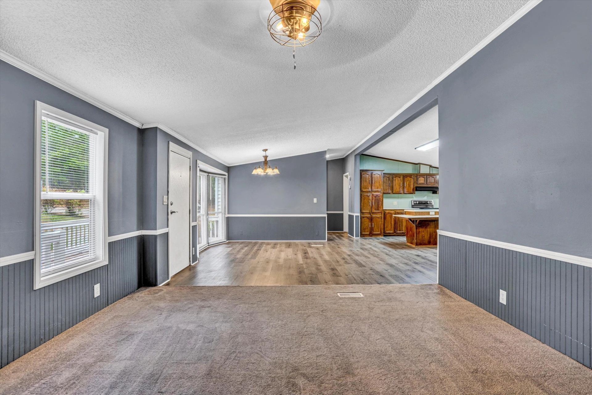 705 GLEN DR - Photo 12