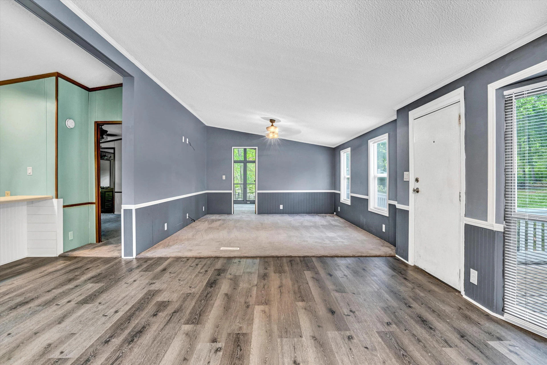 705 GLEN DR - Photo 14