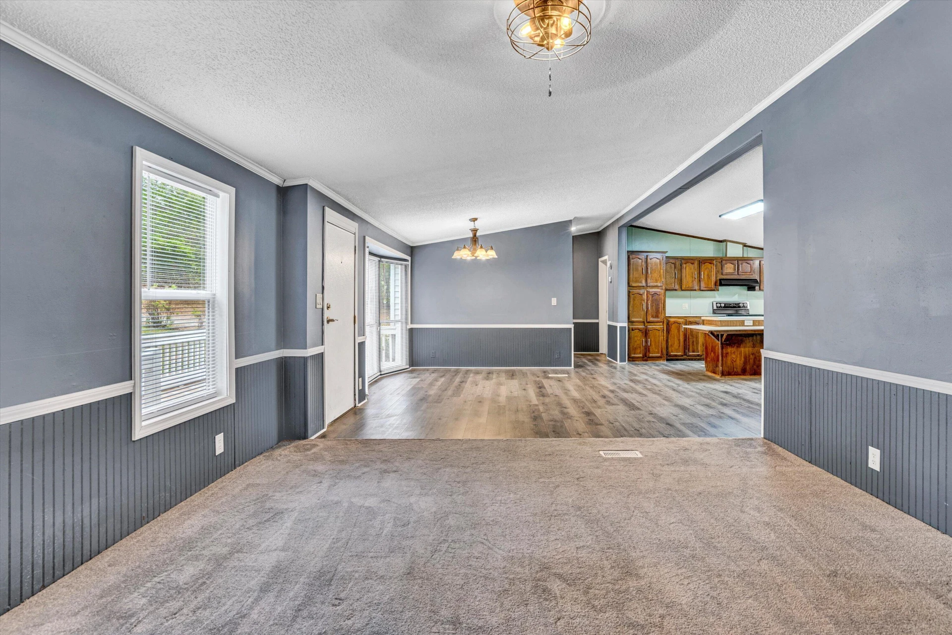 705 GLEN DR - Photo 15