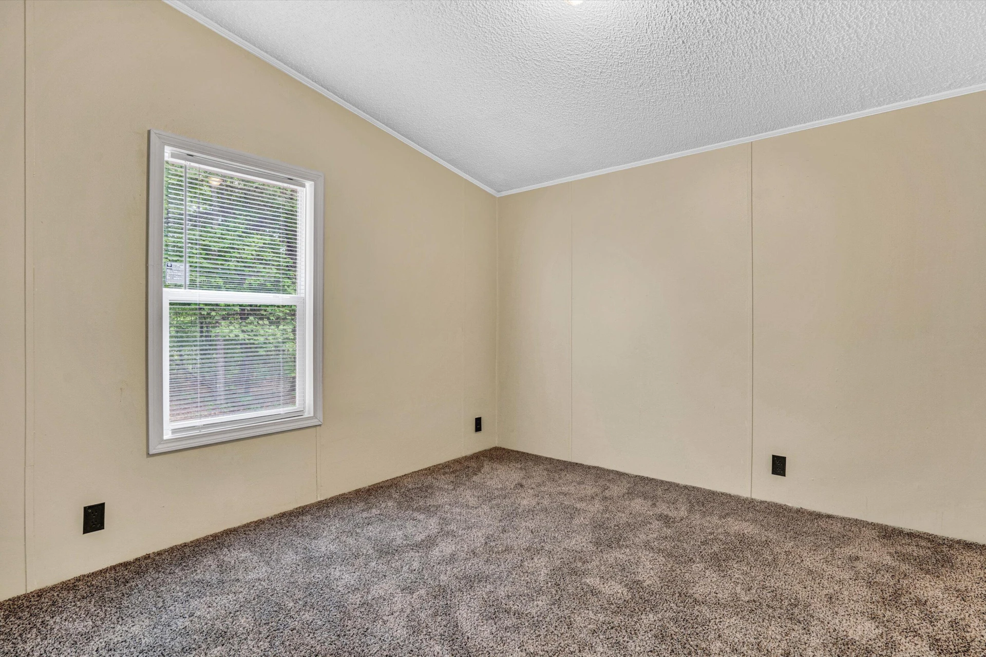 705 GLEN DR - Photo 22