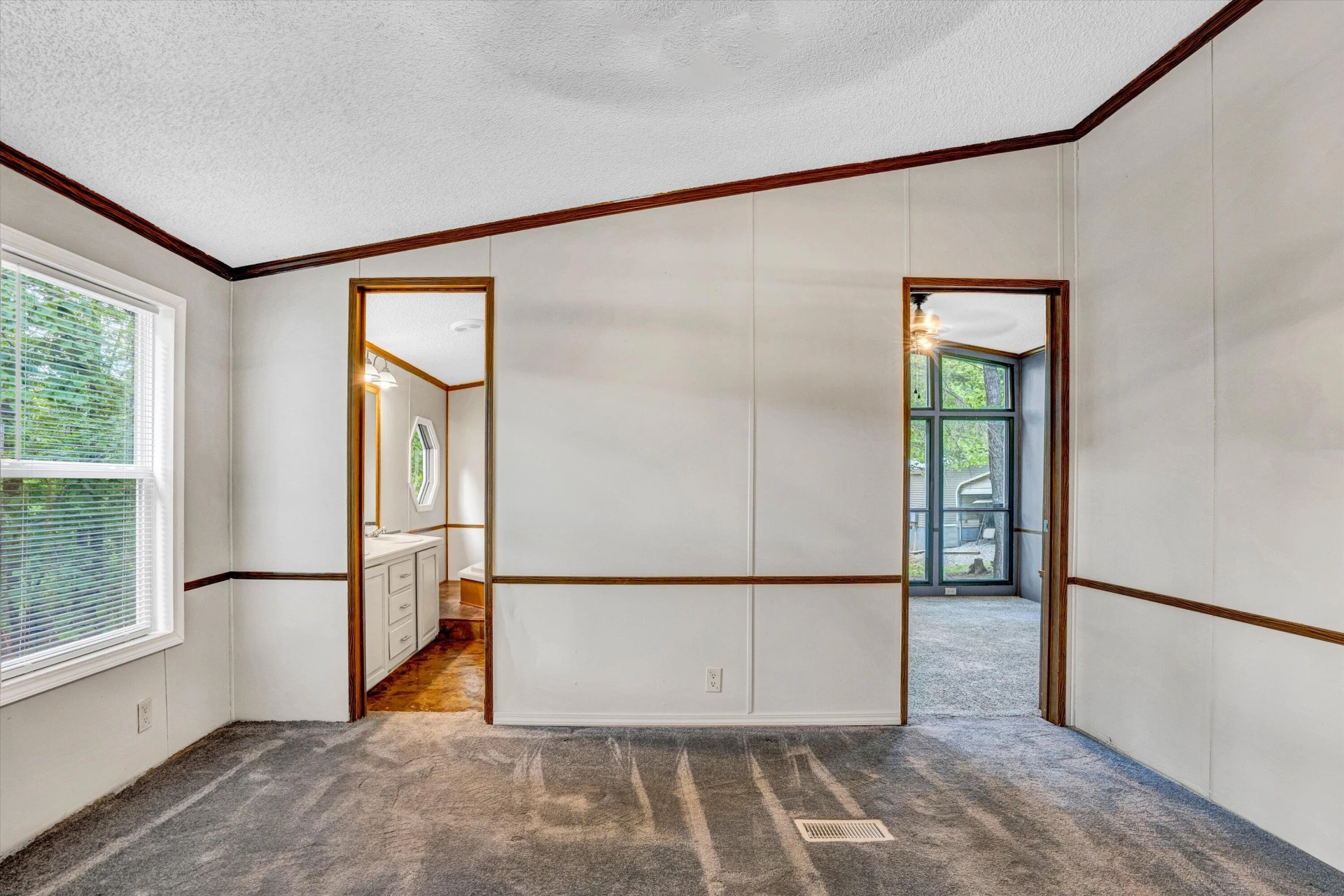705 GLEN DR - Photo 23