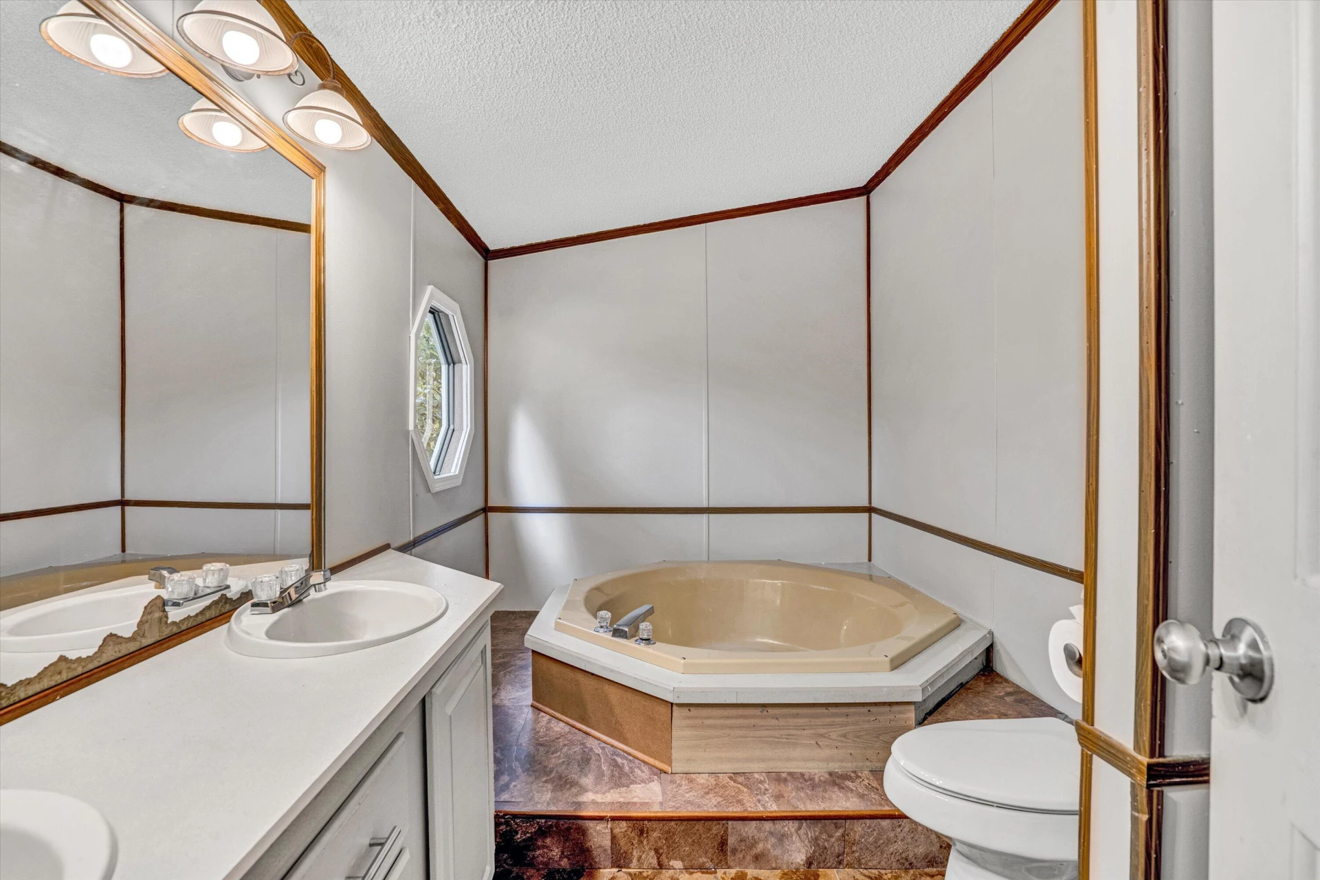 705 GLEN DR - Photo 25