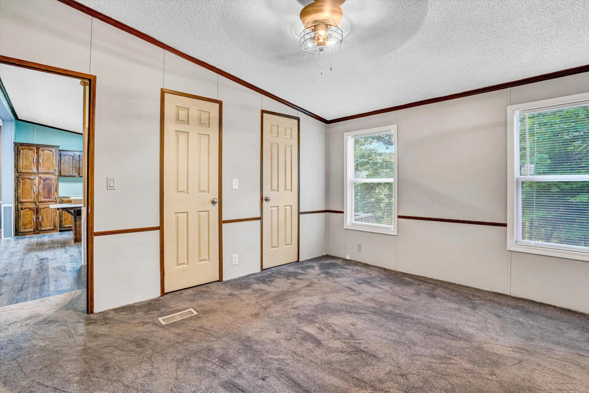 705 GLEN DR - Photo 26