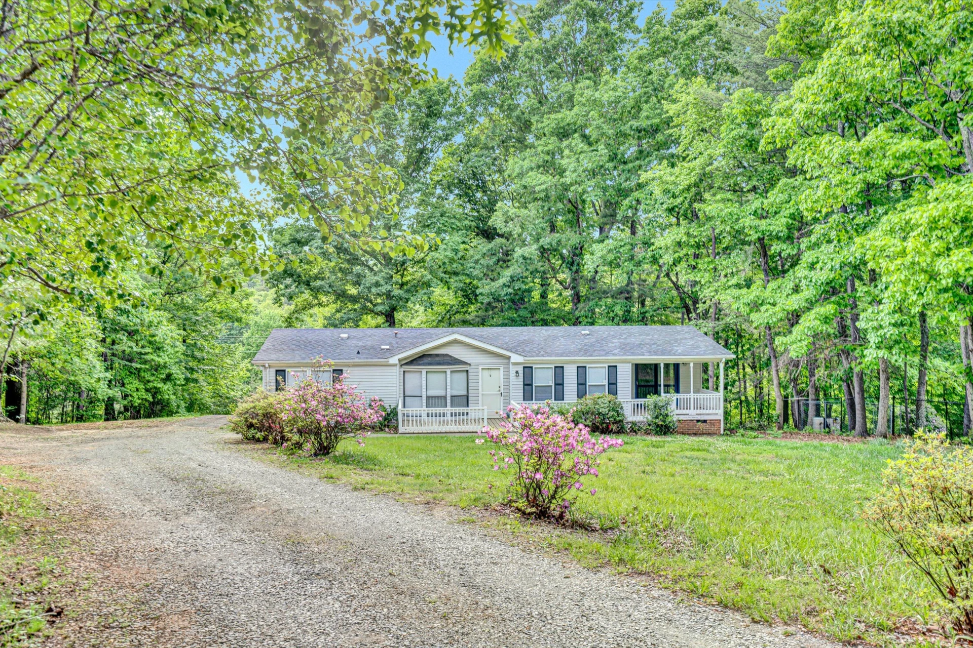705 GLEN DR - Photo 31