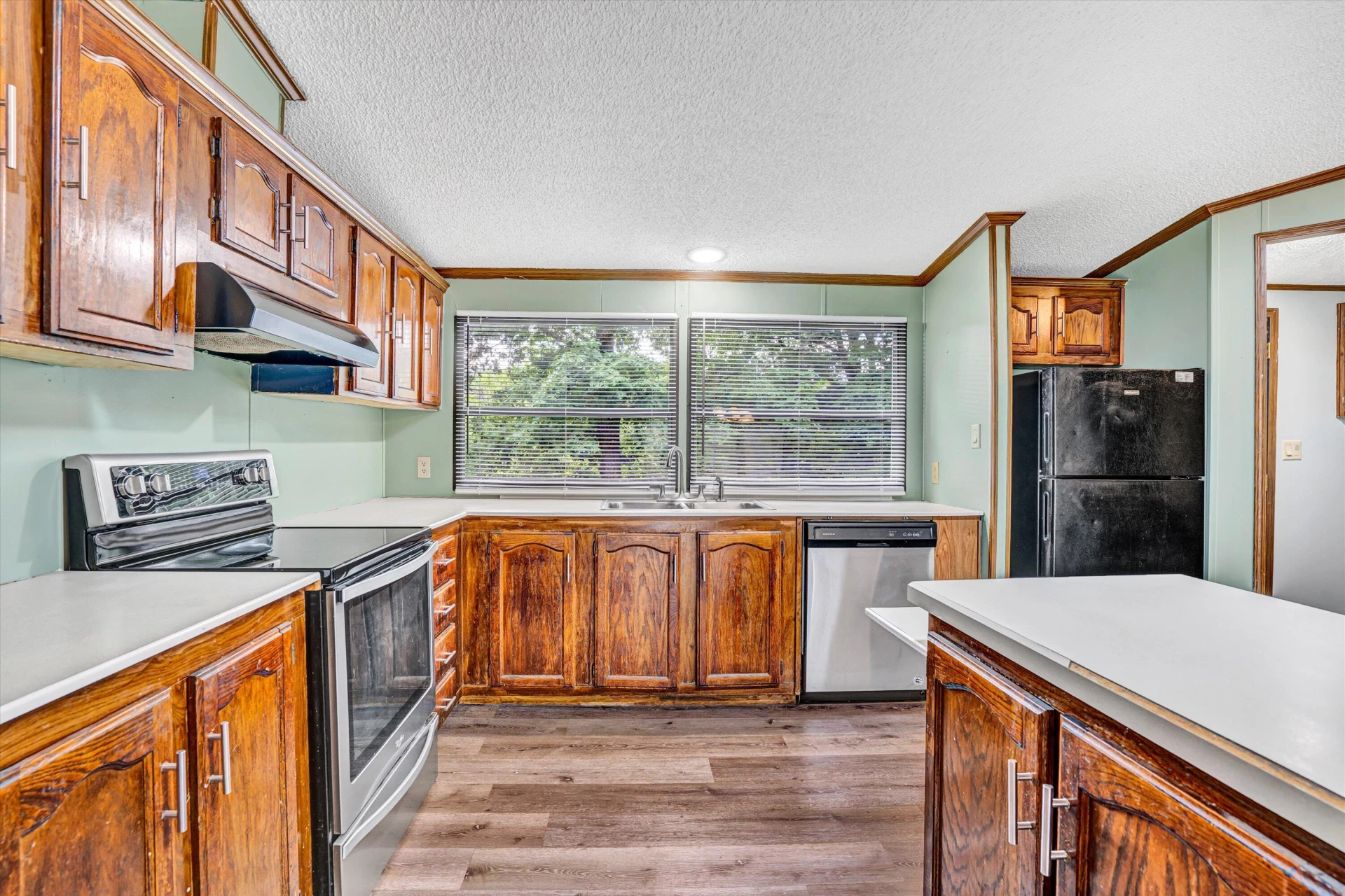 705 GLEN DR - Photo 6