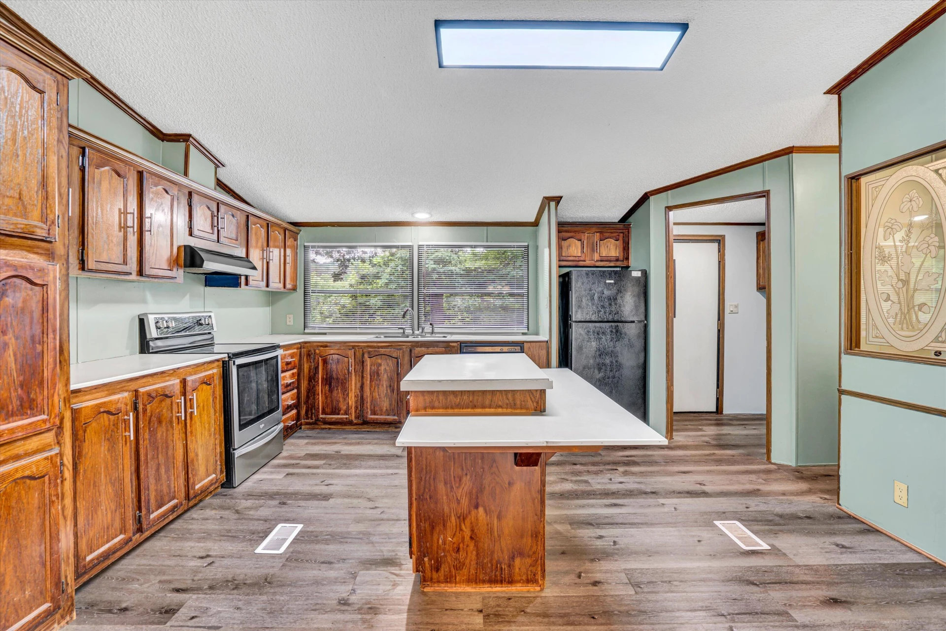 705 GLEN DR - Photo 8