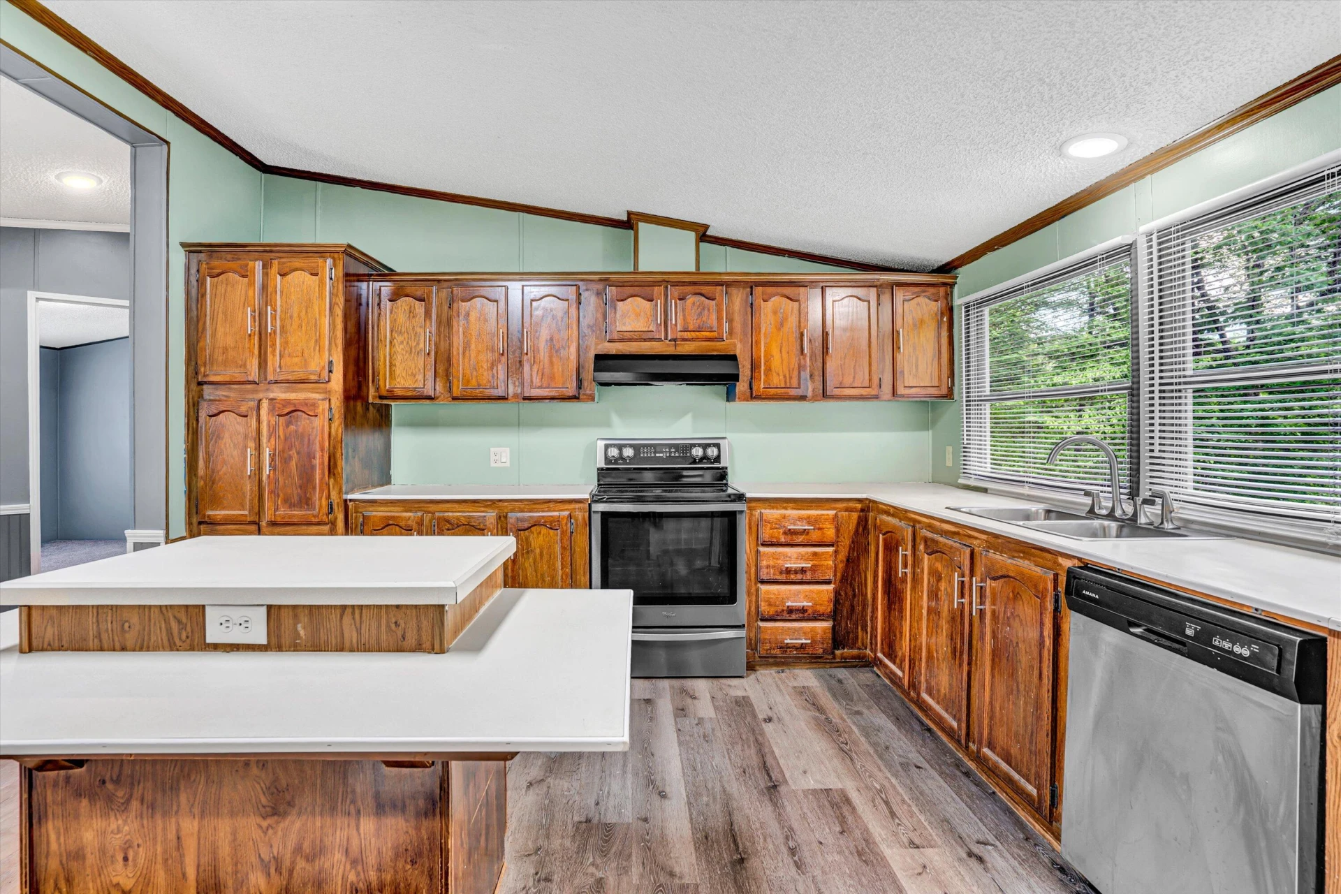 705 GLEN DR - Photo 9