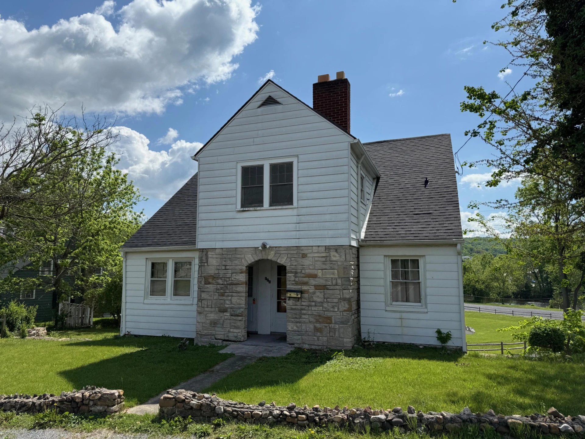 111 Rosedale AVE - Photo 2