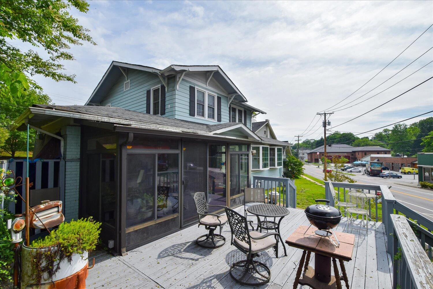 1911 Memorial AVE SW