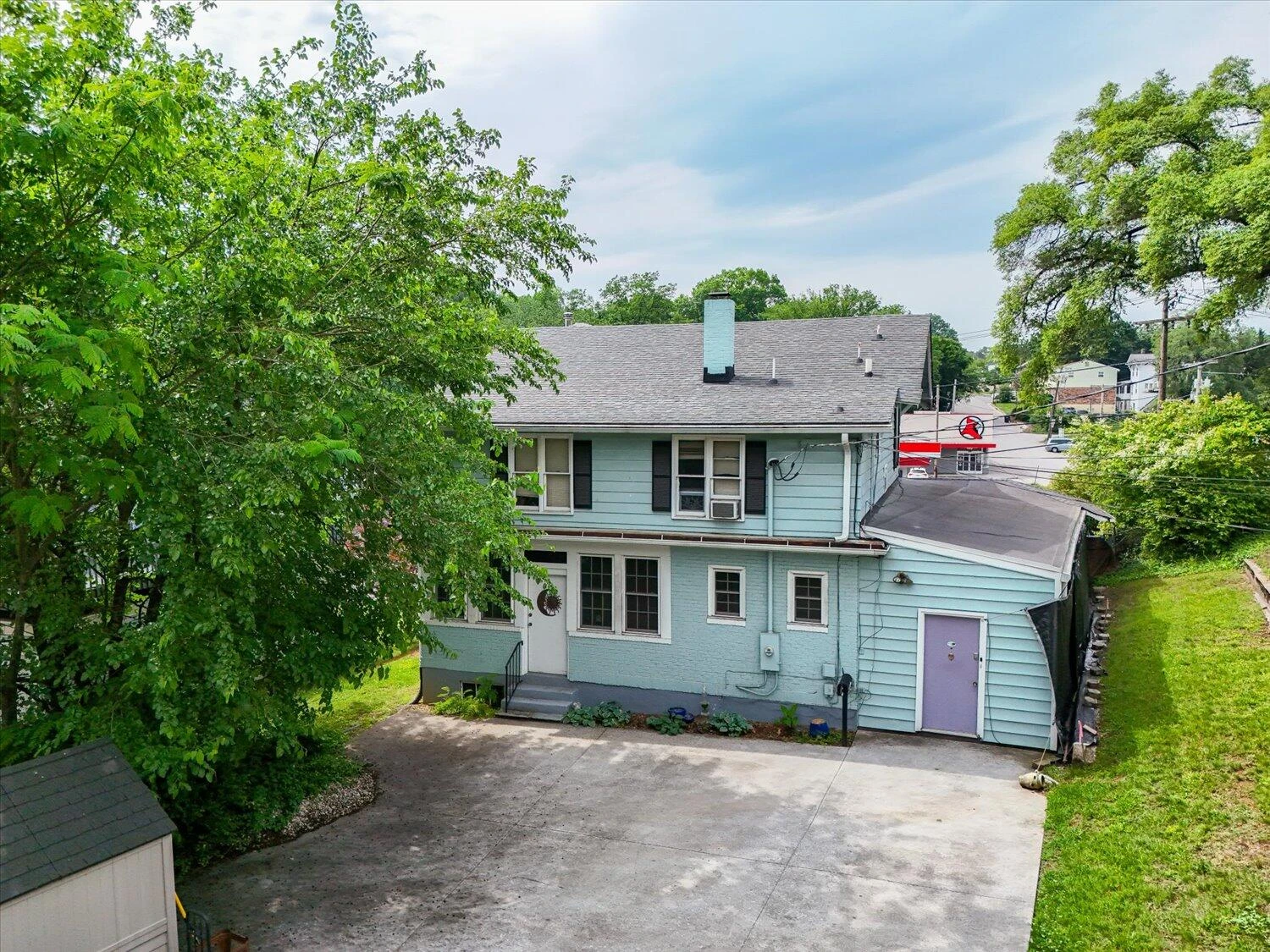 1911 Memorial AVE SW - Photo 8