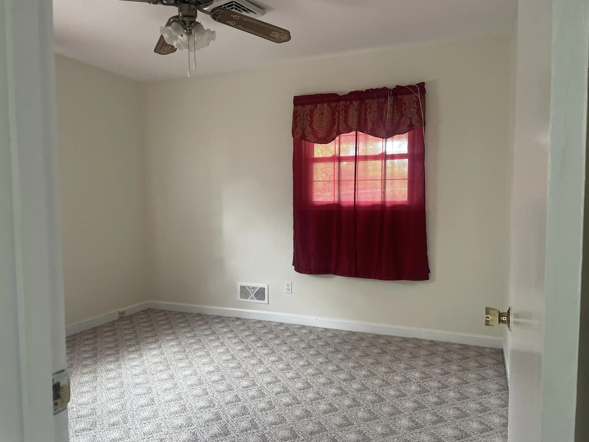 1508 Jefferson AVE - Photo 10